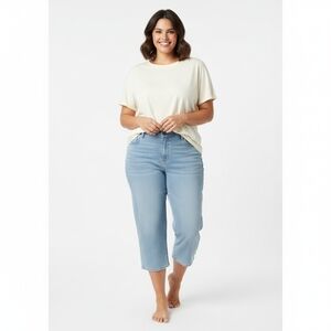 Lee Riders Women's Size 20M Light Wash Mid Rise Capri Denim Jeans